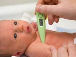 How to Reduce Body Temperature of a Baby