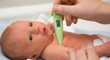 How to Reduce Body Temperature of a Baby